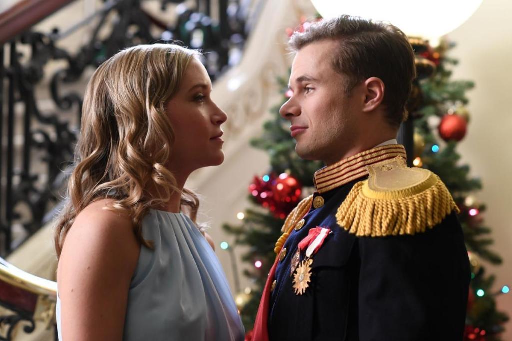 A Royal Christmas Engagement