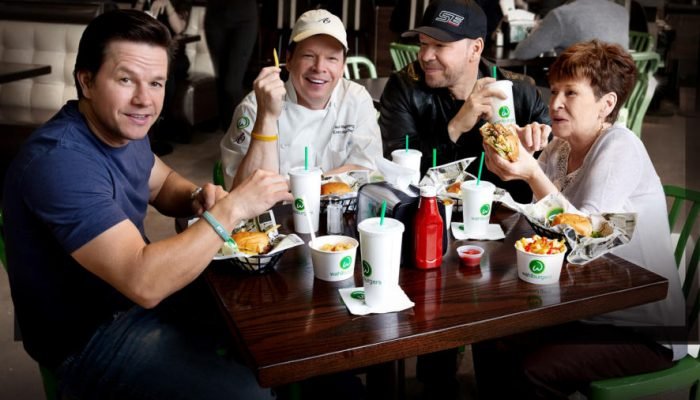 Wahlburgers - Season 9